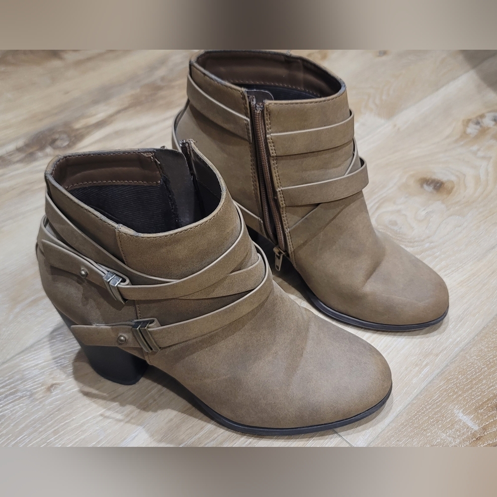 Heeled booties